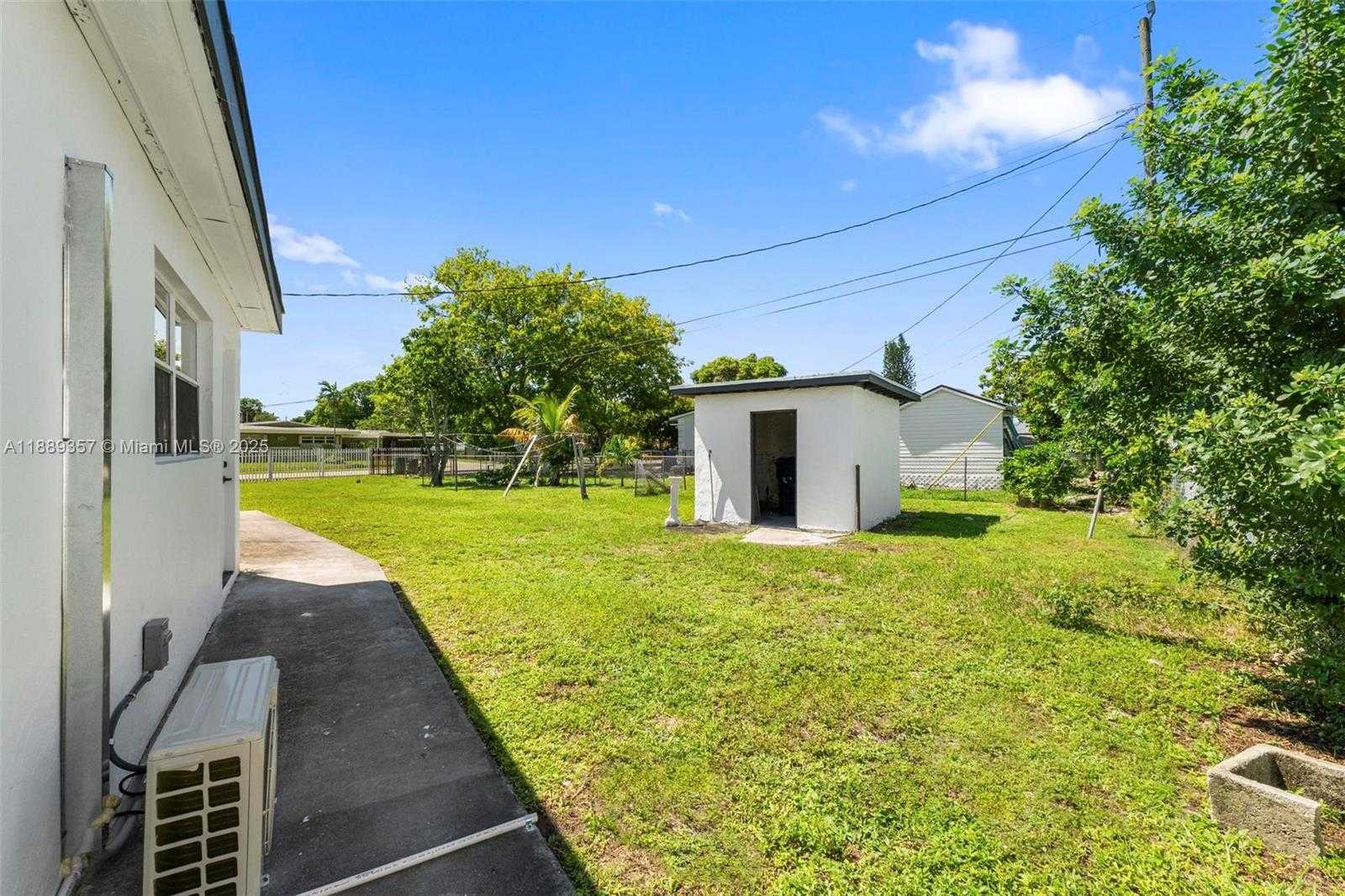 Small Image of 18800 NORTH WEST 39TH CT, Miami Gardens Number 21