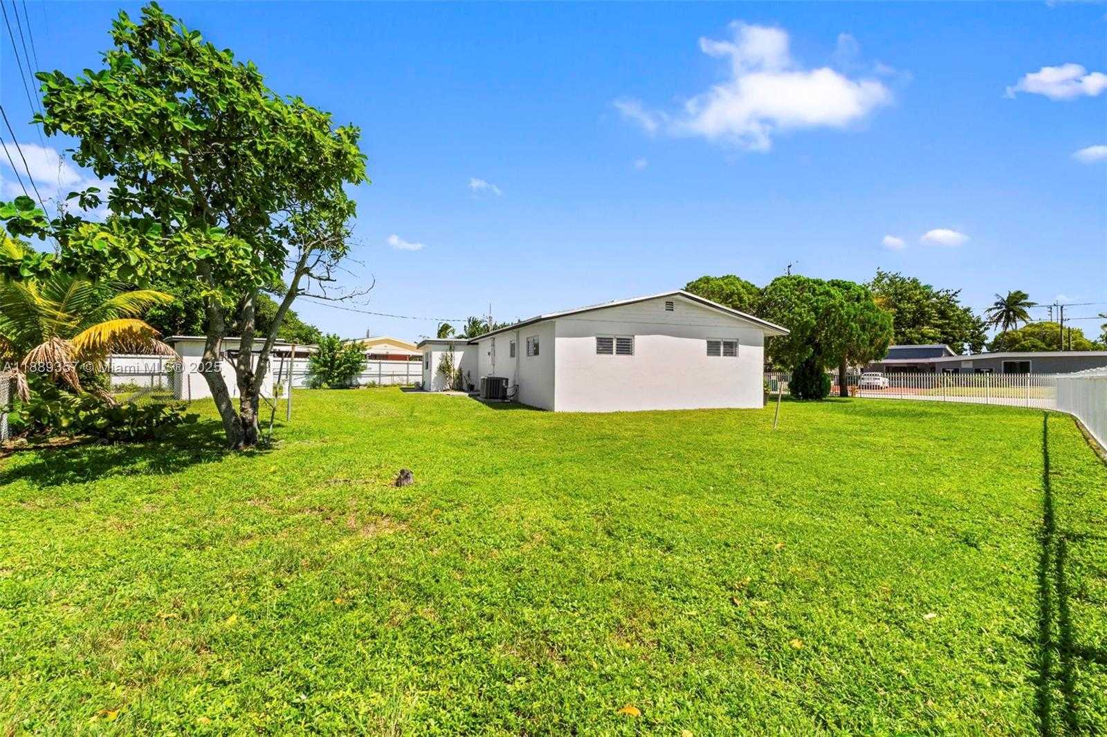 Small Image of 18800 NORTH WEST 39TH CT, Miami Gardens Number 23
