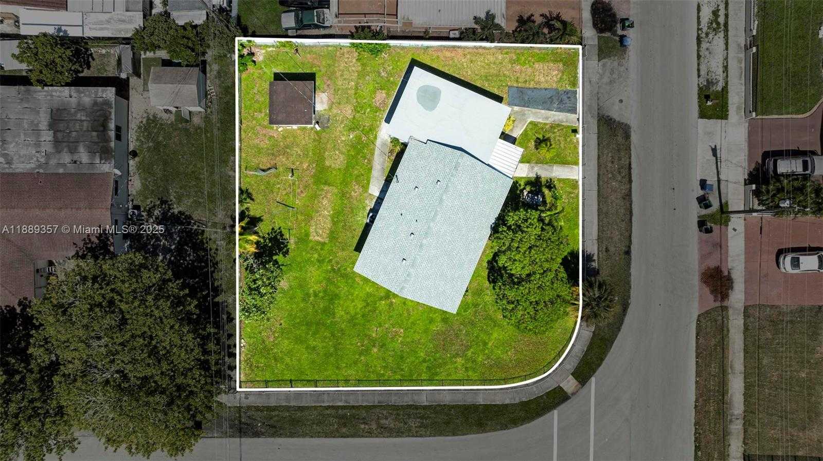 Small Image of 18800 NORTH WEST 39TH CT, Miami Gardens Number 24