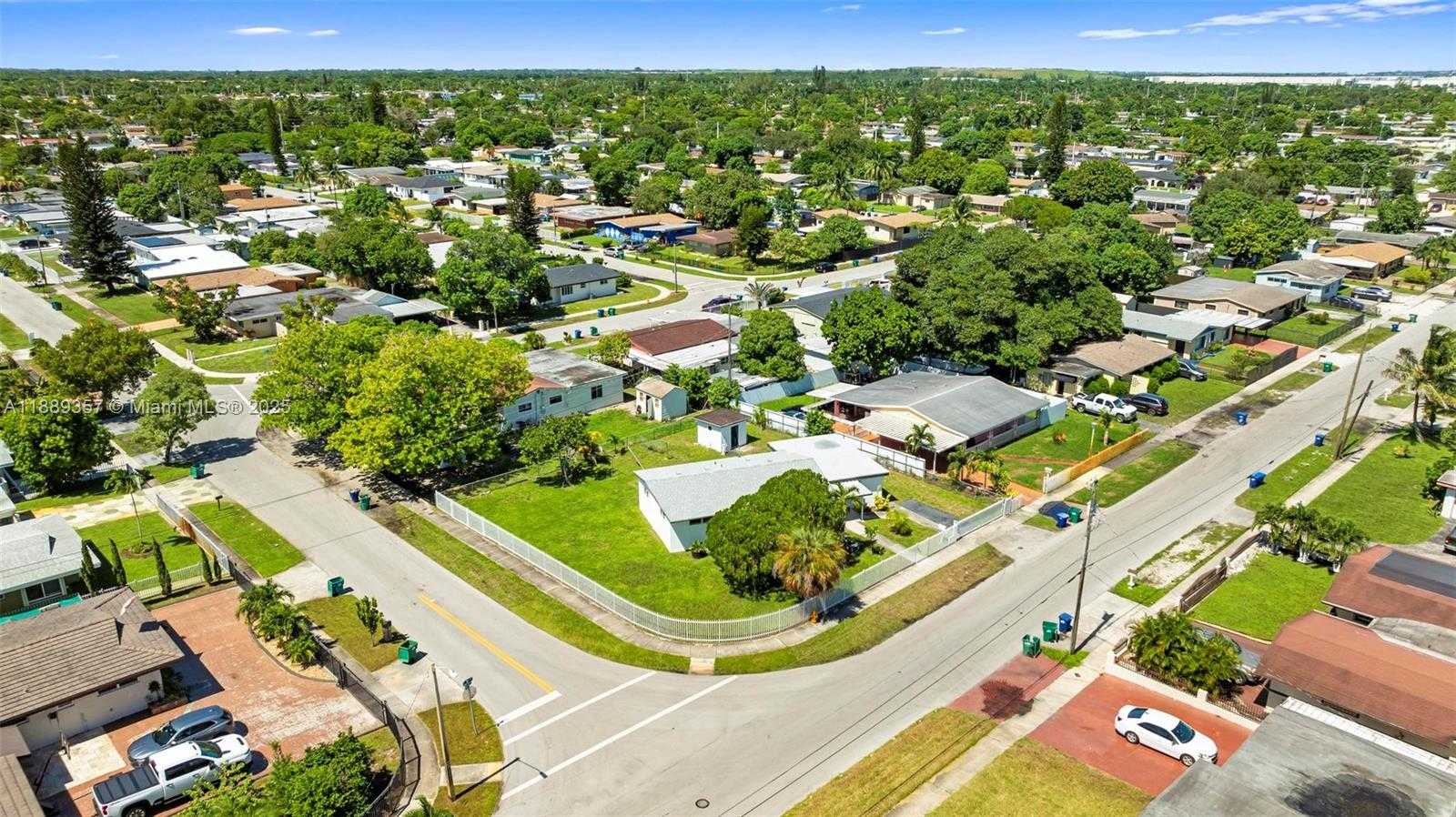 Small Image of 18800 NORTH WEST 39TH CT, Miami Gardens Number 25