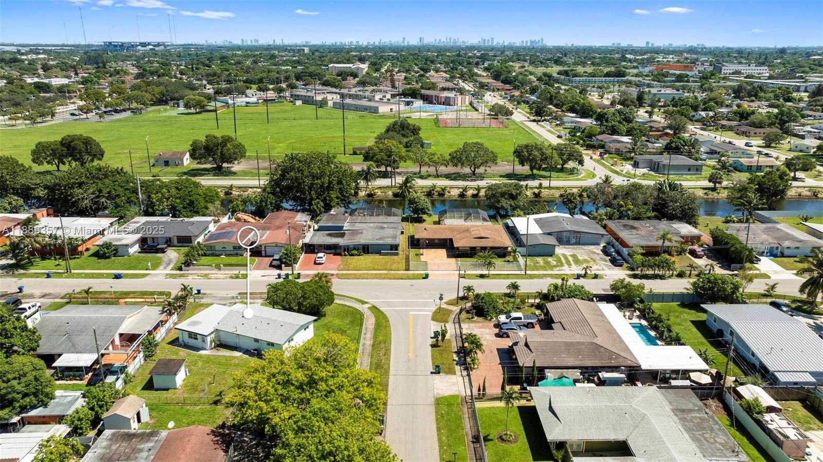 Small Image of 18800 NORTH WEST 39TH CT, Miami Gardens Number 27