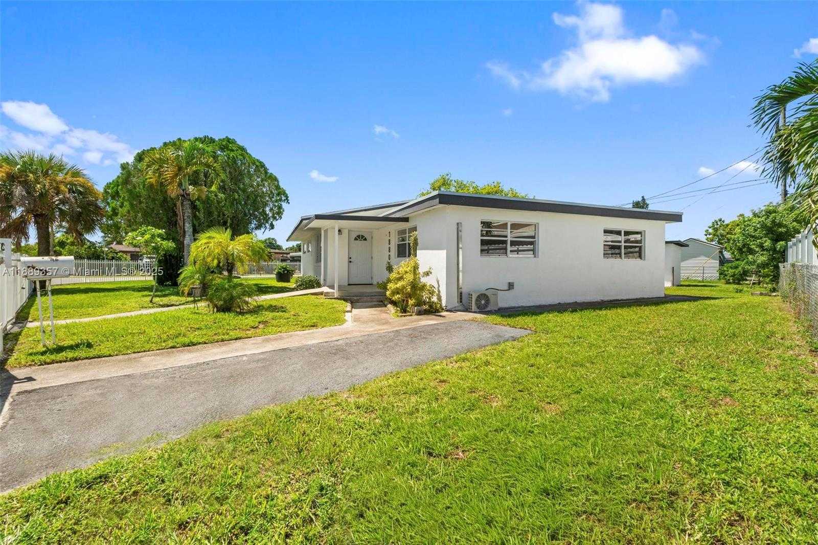 Small Image of 18800 NORTH WEST 39TH CT, Miami Gardens Number 31