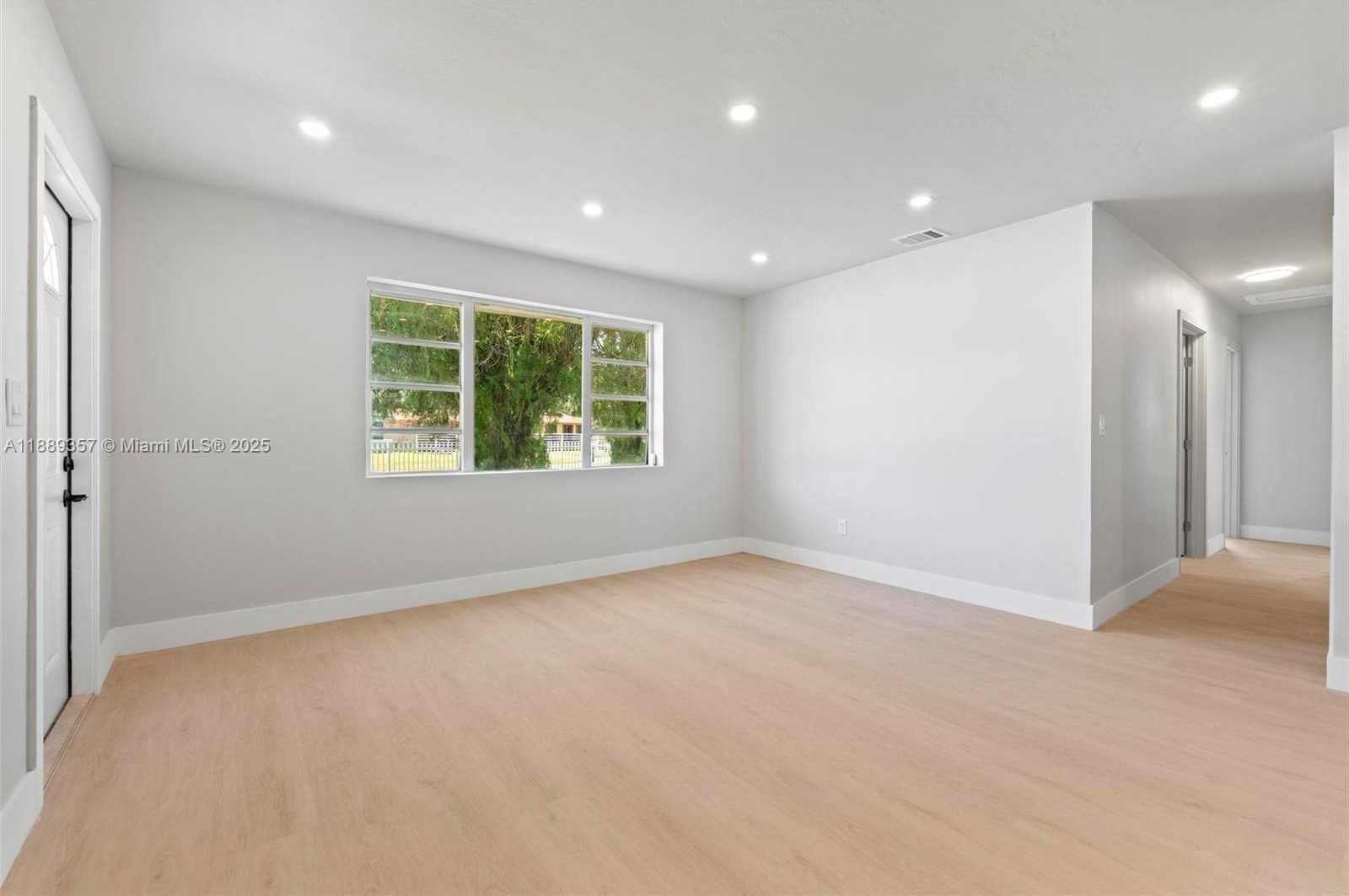 Small Image of 18800 NORTH WEST 39TH CT, Miami Gardens Number 4