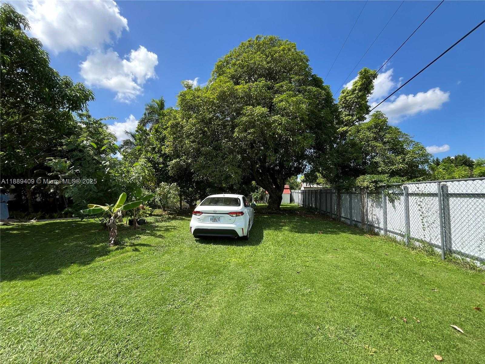 Small Image of 801 NORTH WEST 12TH ST, Homestead Number 13