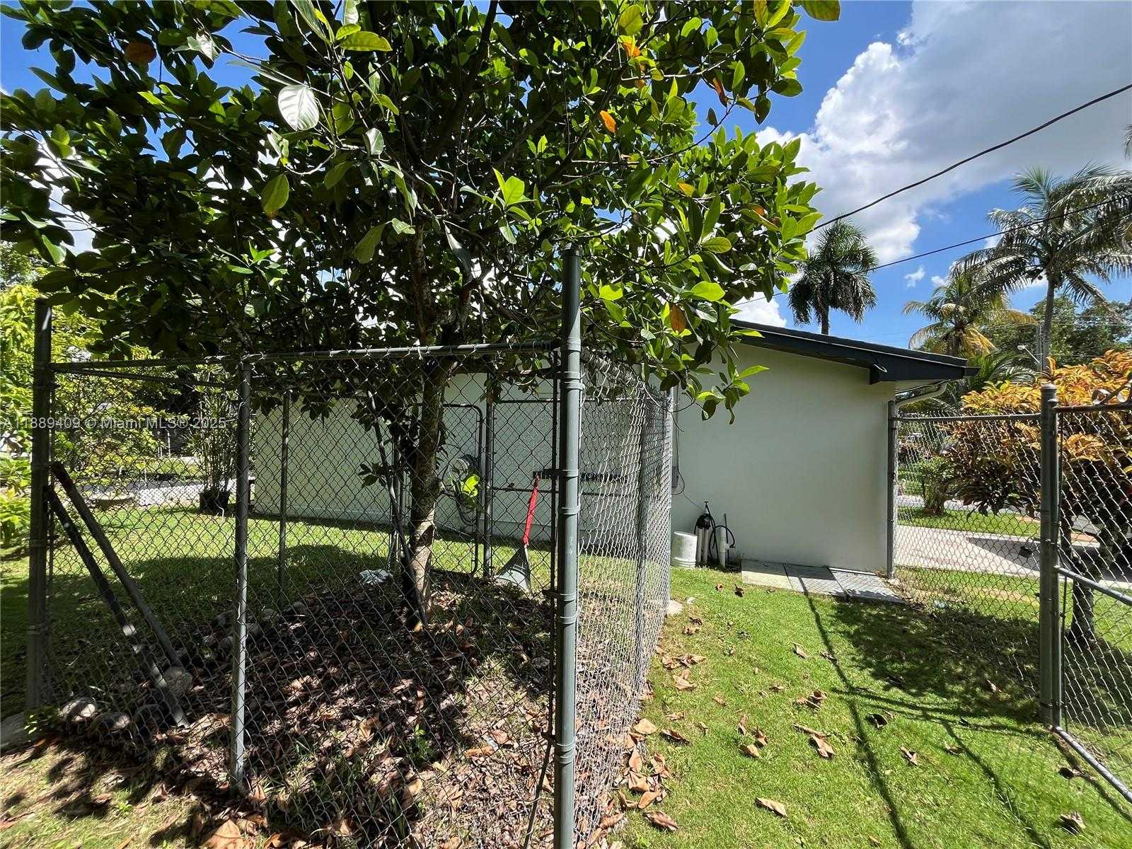 Small Image of 801 NORTH WEST 12TH ST, Homestead Number 5