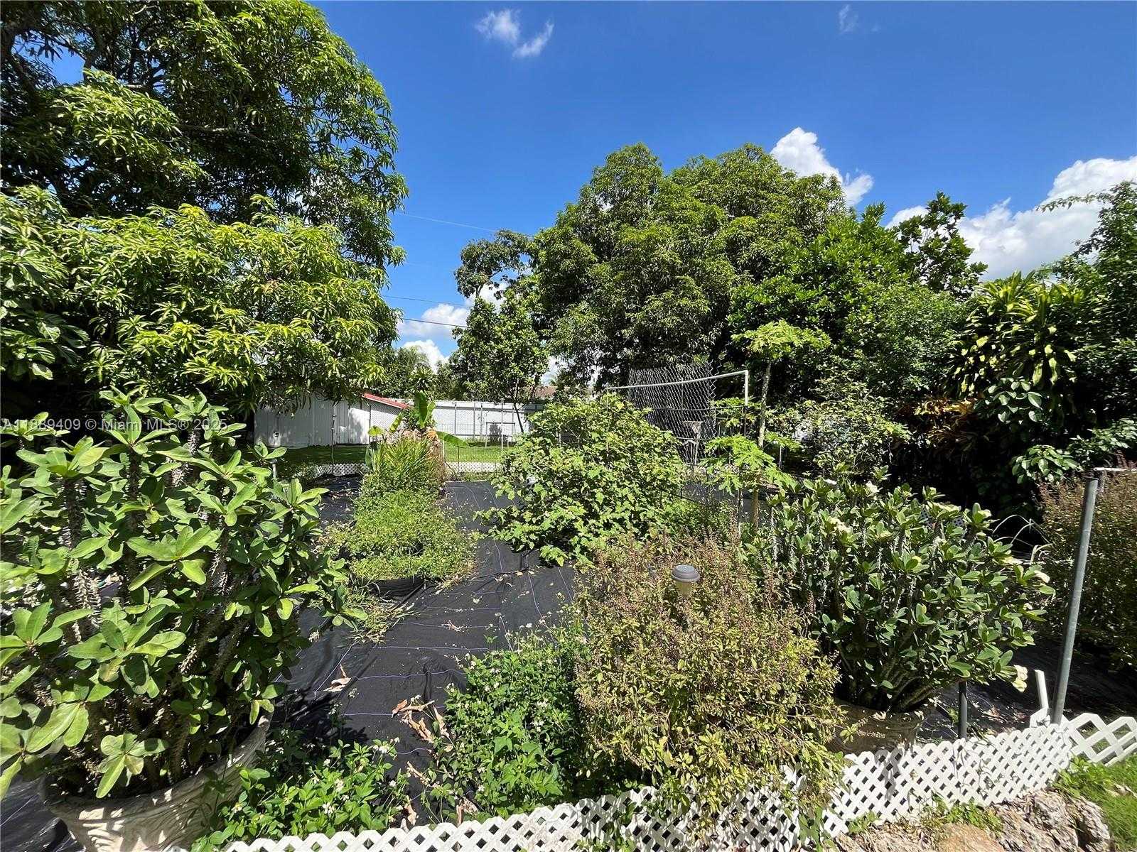 Small Image of 801 NORTH WEST 12TH ST, Homestead Number 8