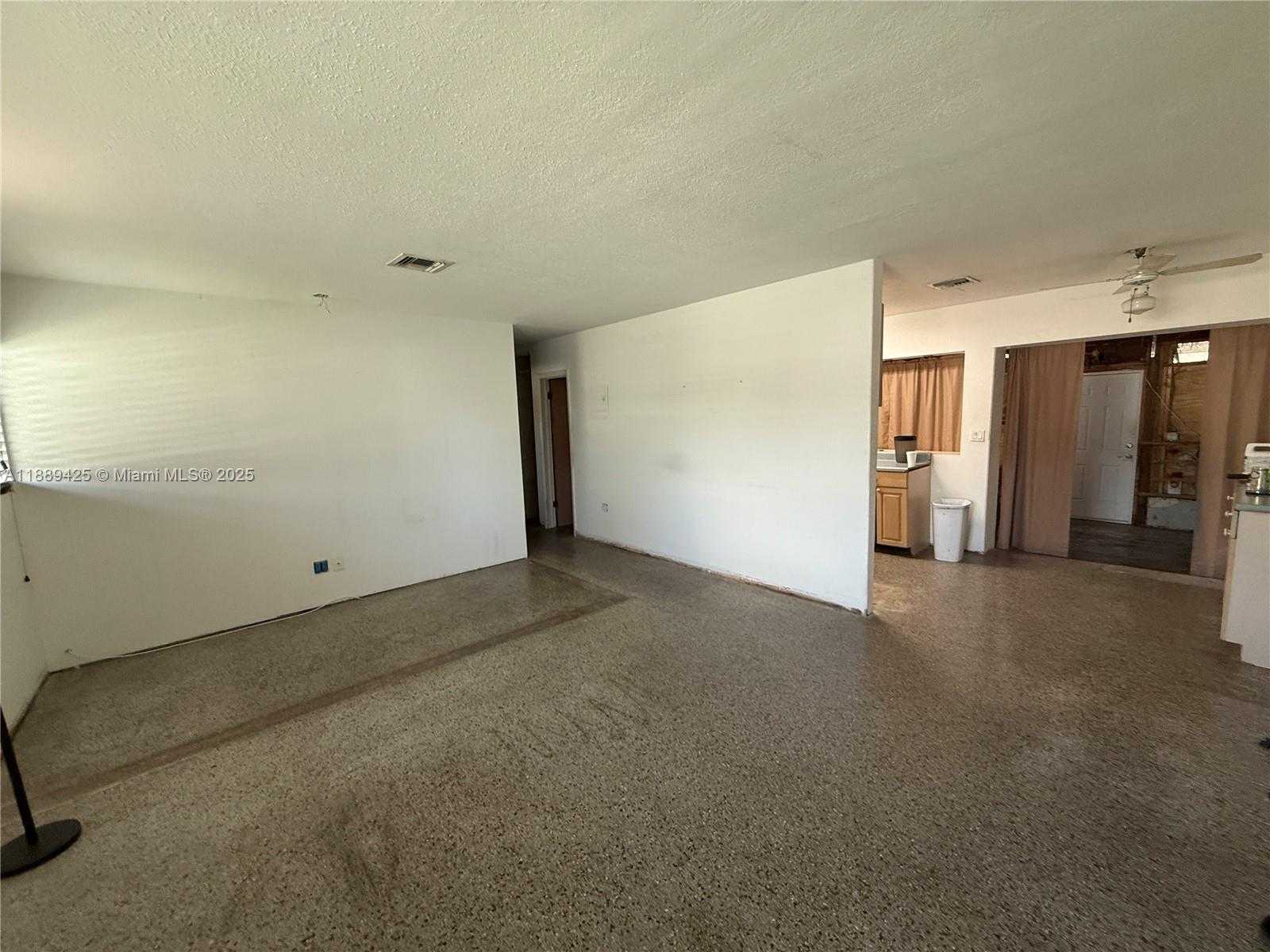 Small Image of 3710 SOUTH WEST 32ND CT, West Park Number 6