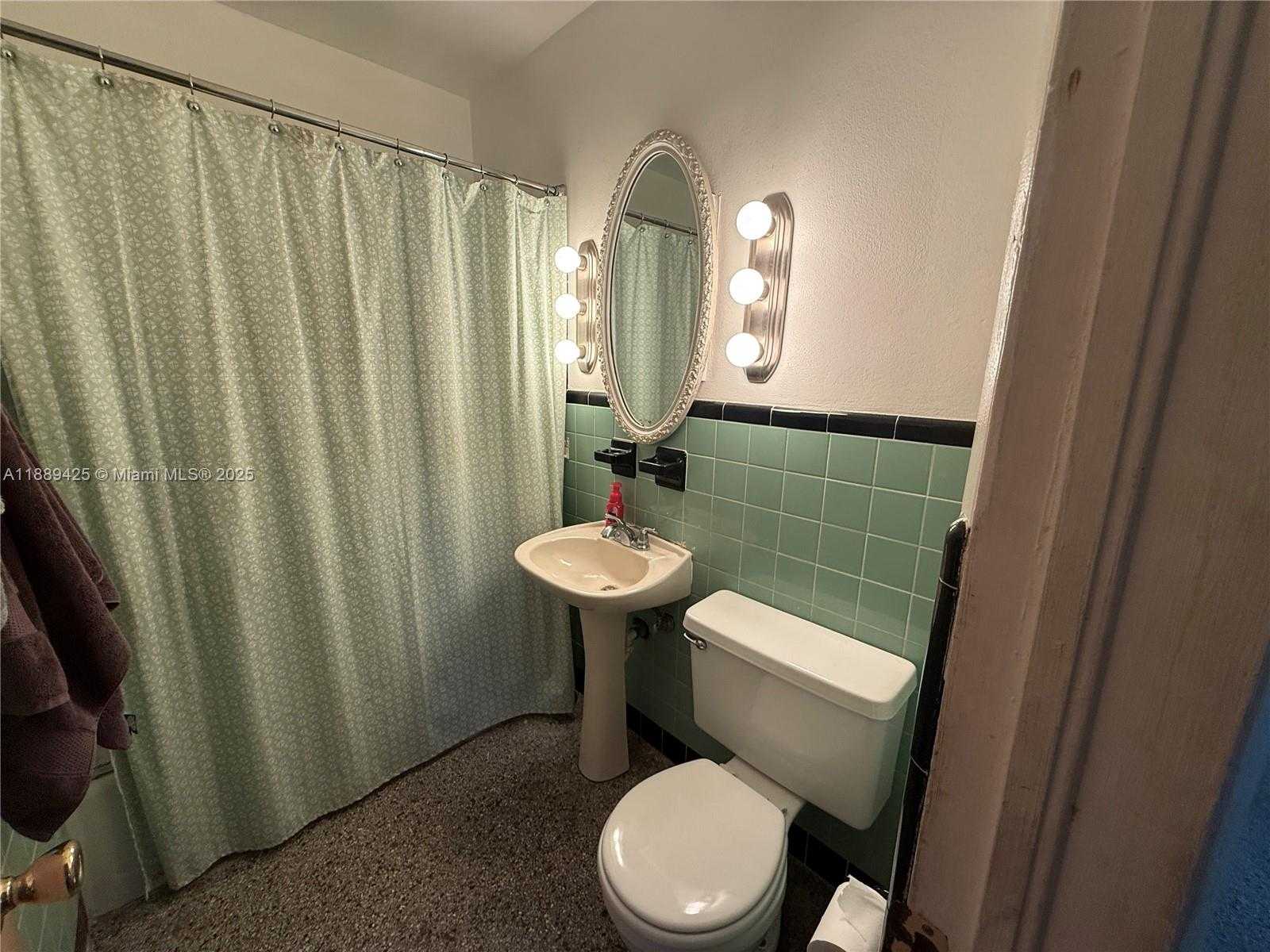 Small Image of 3710 SOUTH WEST 32ND CT, West Park Number 7