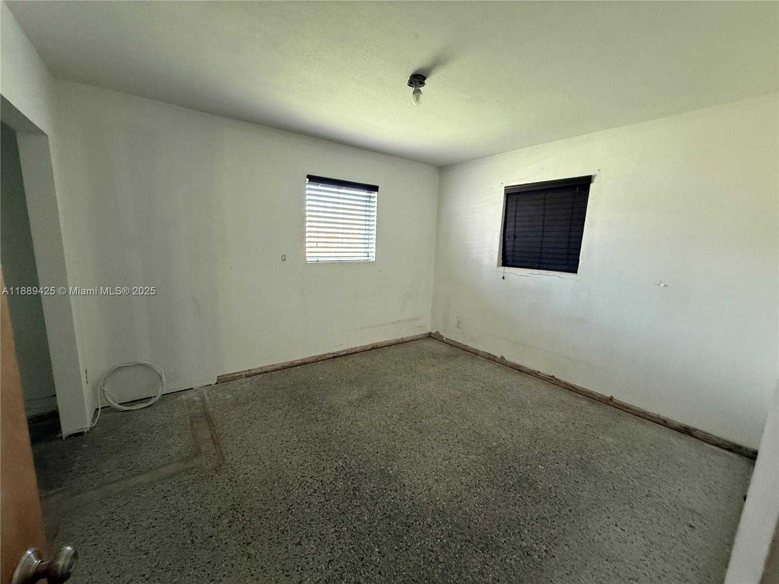 Small Image of 3710 SOUTH WEST 32ND CT, West Park Number 8