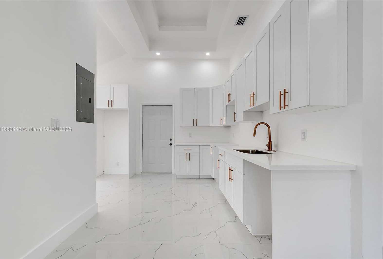 Small Image of 5400 NORTH EAST 2ND AVE, Oakland Park Number 13
