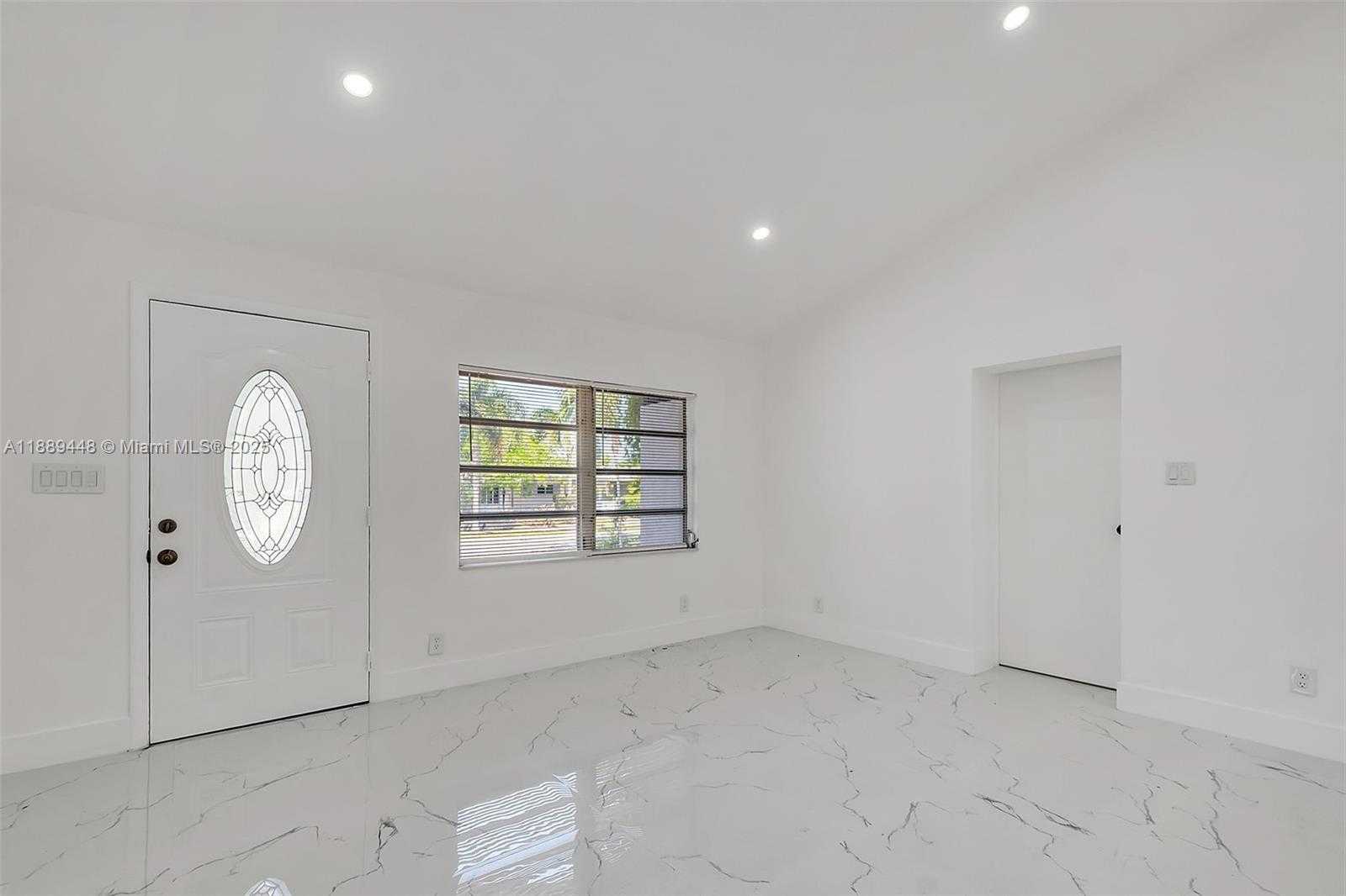 Small Image of 5400 NORTH EAST 2ND AVE, Oakland Park Number 4
