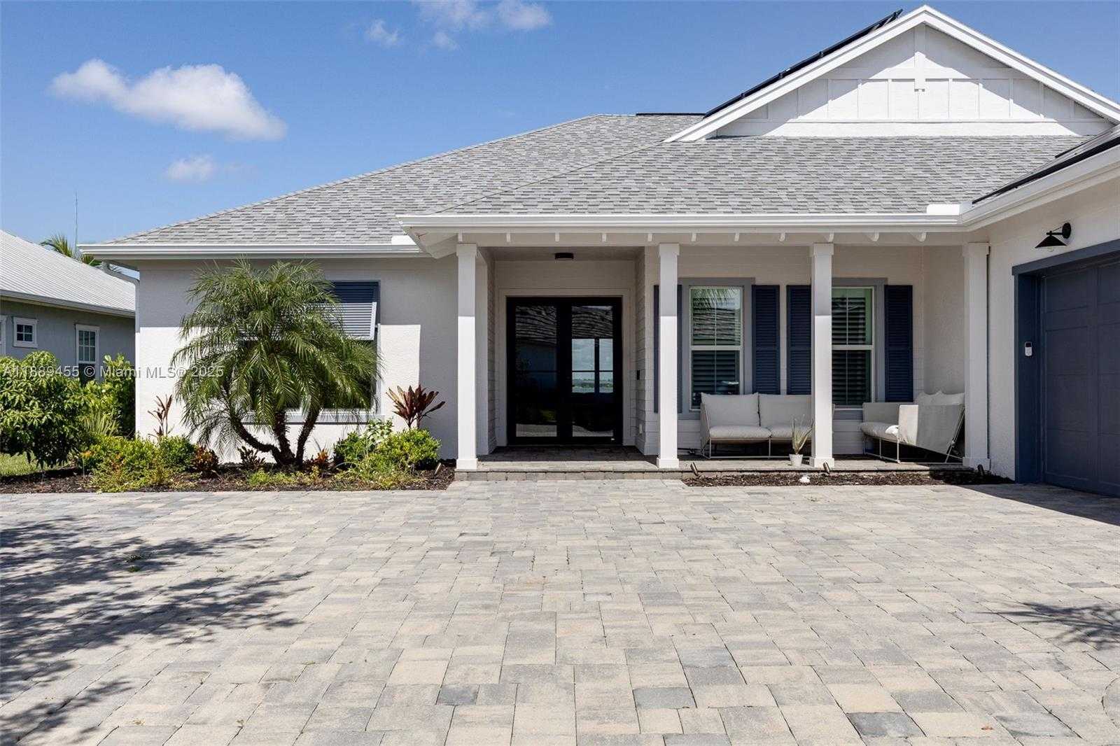 Small Image of 43394 WATERSIDE TRL, Punta Gorda Number 4