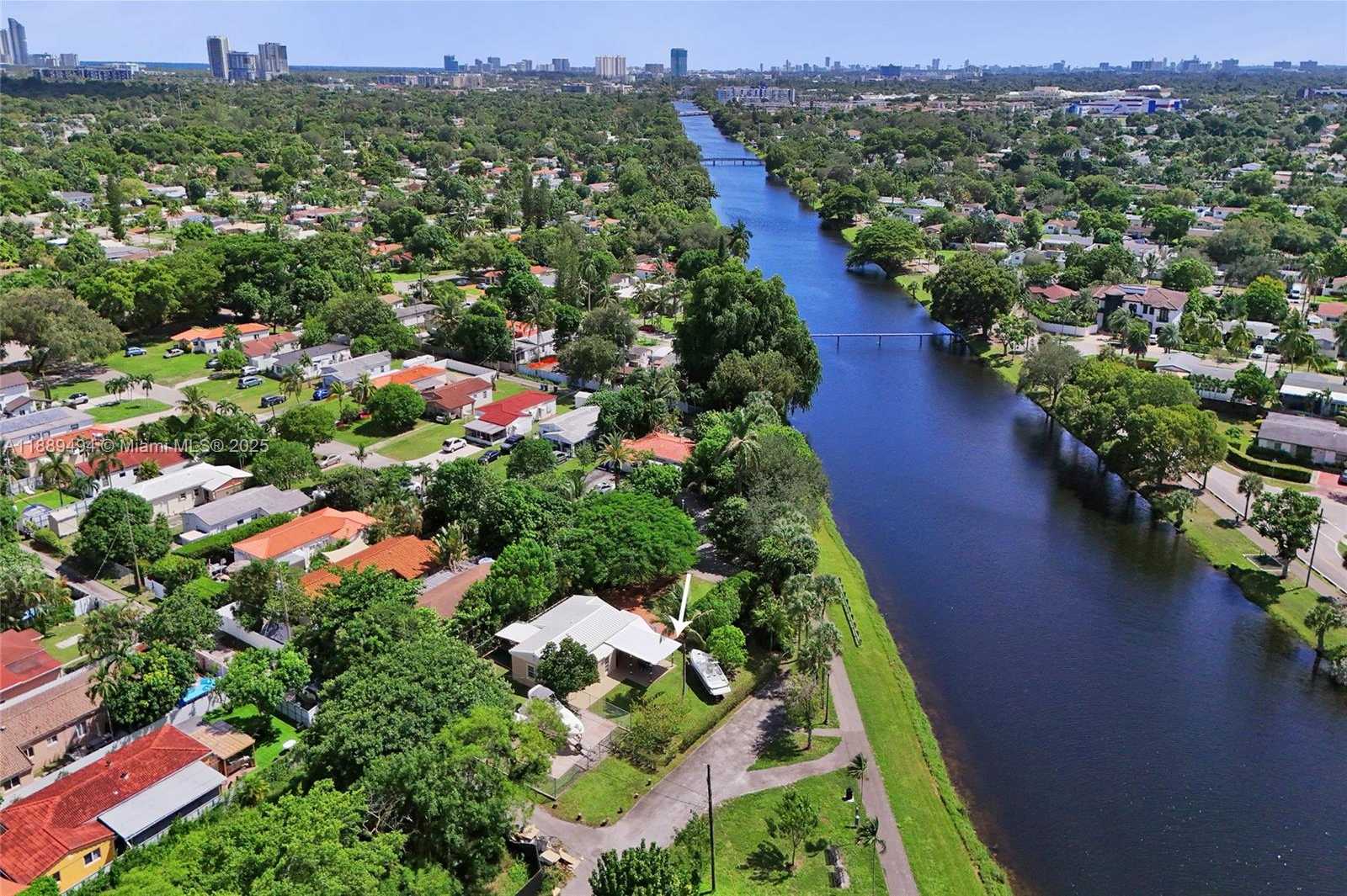 Small Image of 1101 NORTH EAST 182ND ST, North Miami Beach Number 21