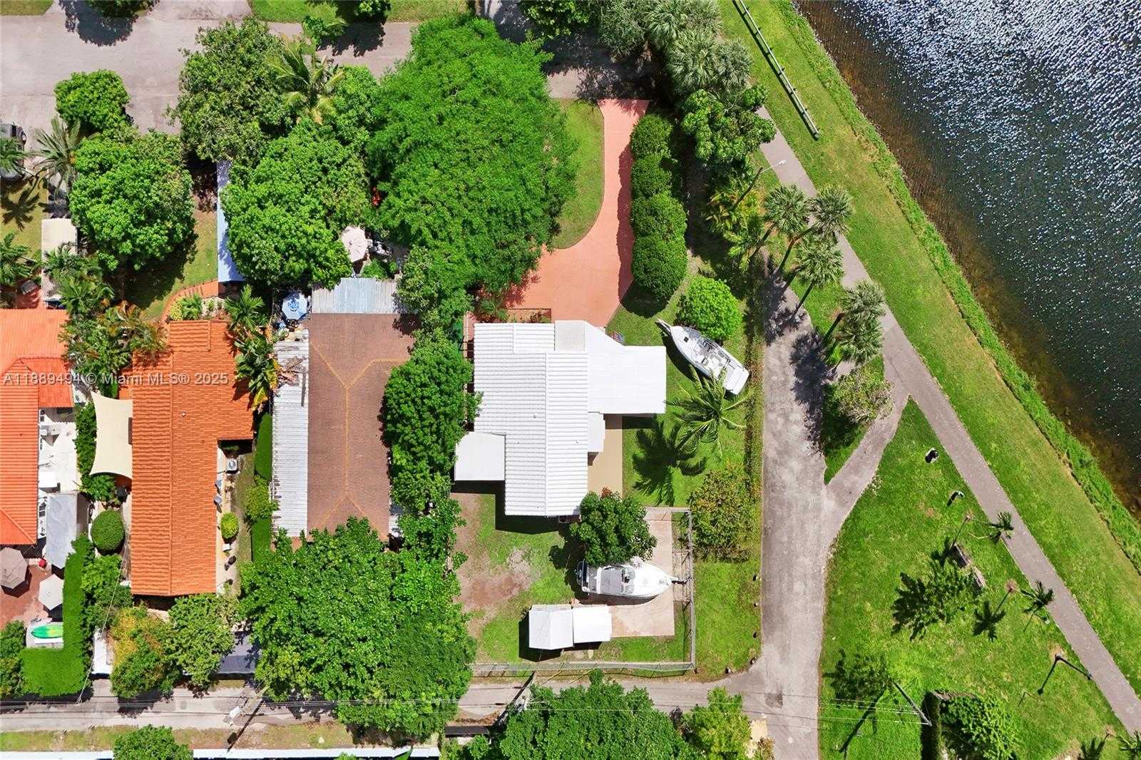 Small Image of 1101 NORTH EAST 182ND ST, North Miami Beach Number 23