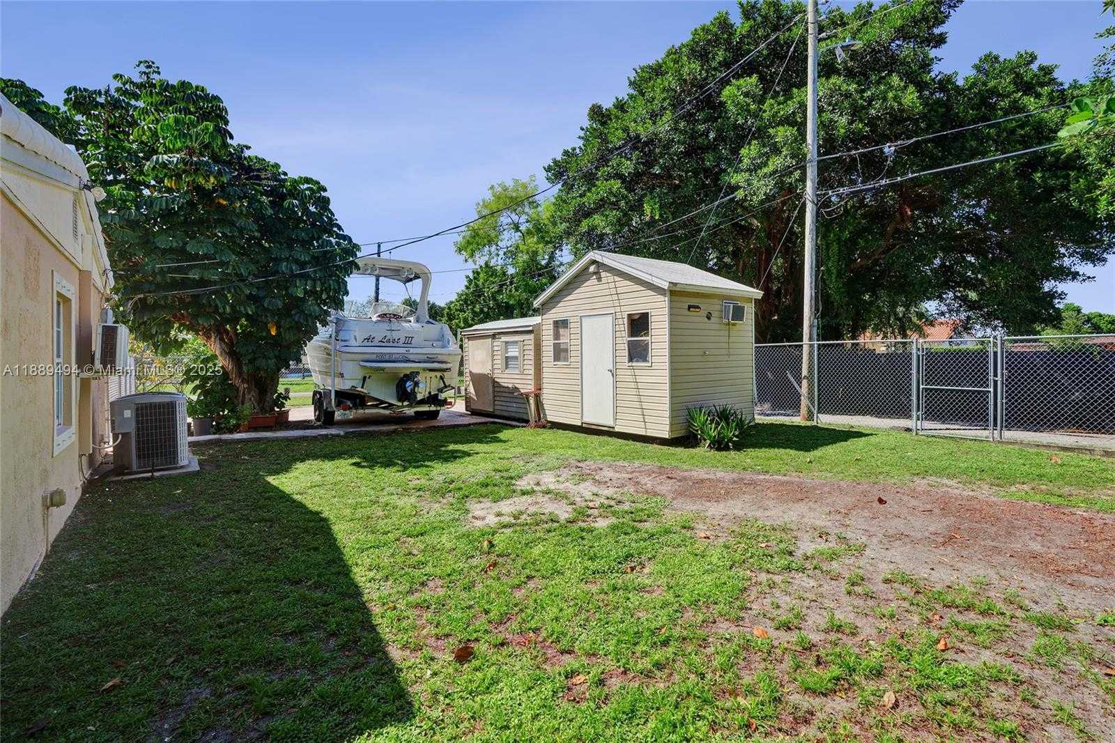 Small Image of 1101 NORTH EAST 182ND ST, North Miami Beach Number 4