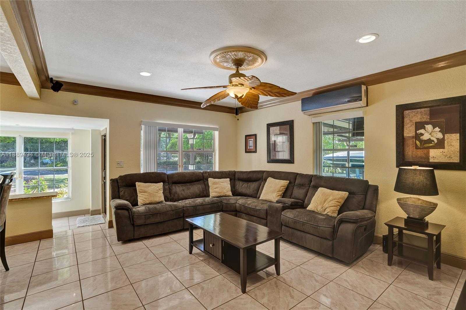 Small Image of 1101 NORTH EAST 182ND ST, North Miami Beach Number 9