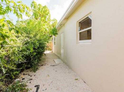 Small Image of 1007 NORTH WEST 120TH ST, North Miami Number 22