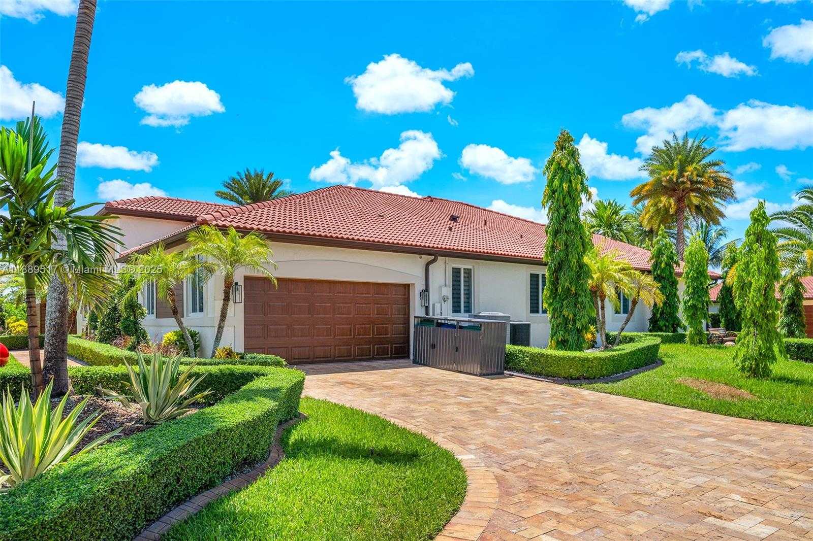 Small Image of 17490 SOUTH WEST 70TH PL, Southwest Ranches Number 13