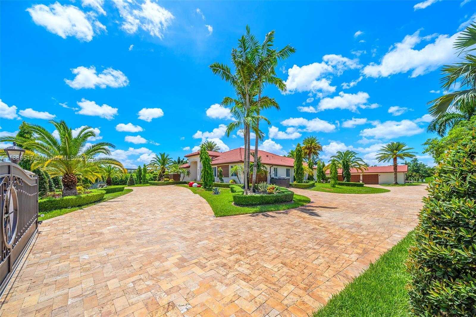 Small Image of 17490 SOUTH WEST 70TH PL, Southwest Ranches Number 14