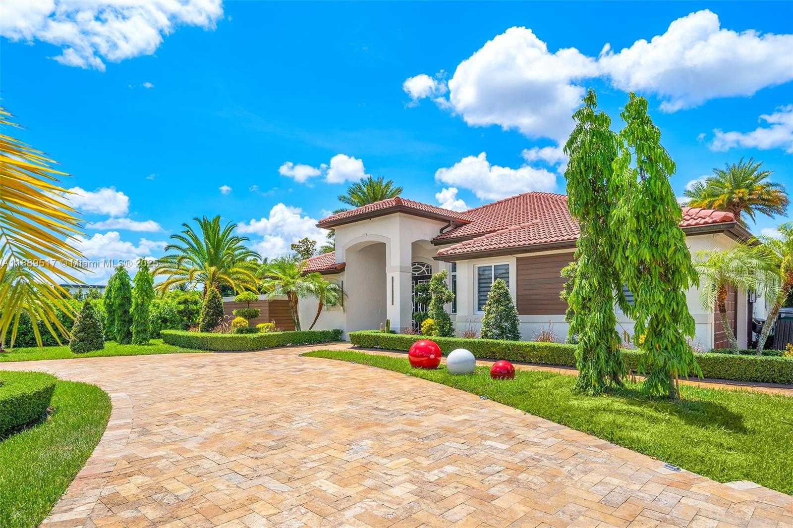 Small Image of 17490 SOUTH WEST 70TH PL, Southwest Ranches Number 15