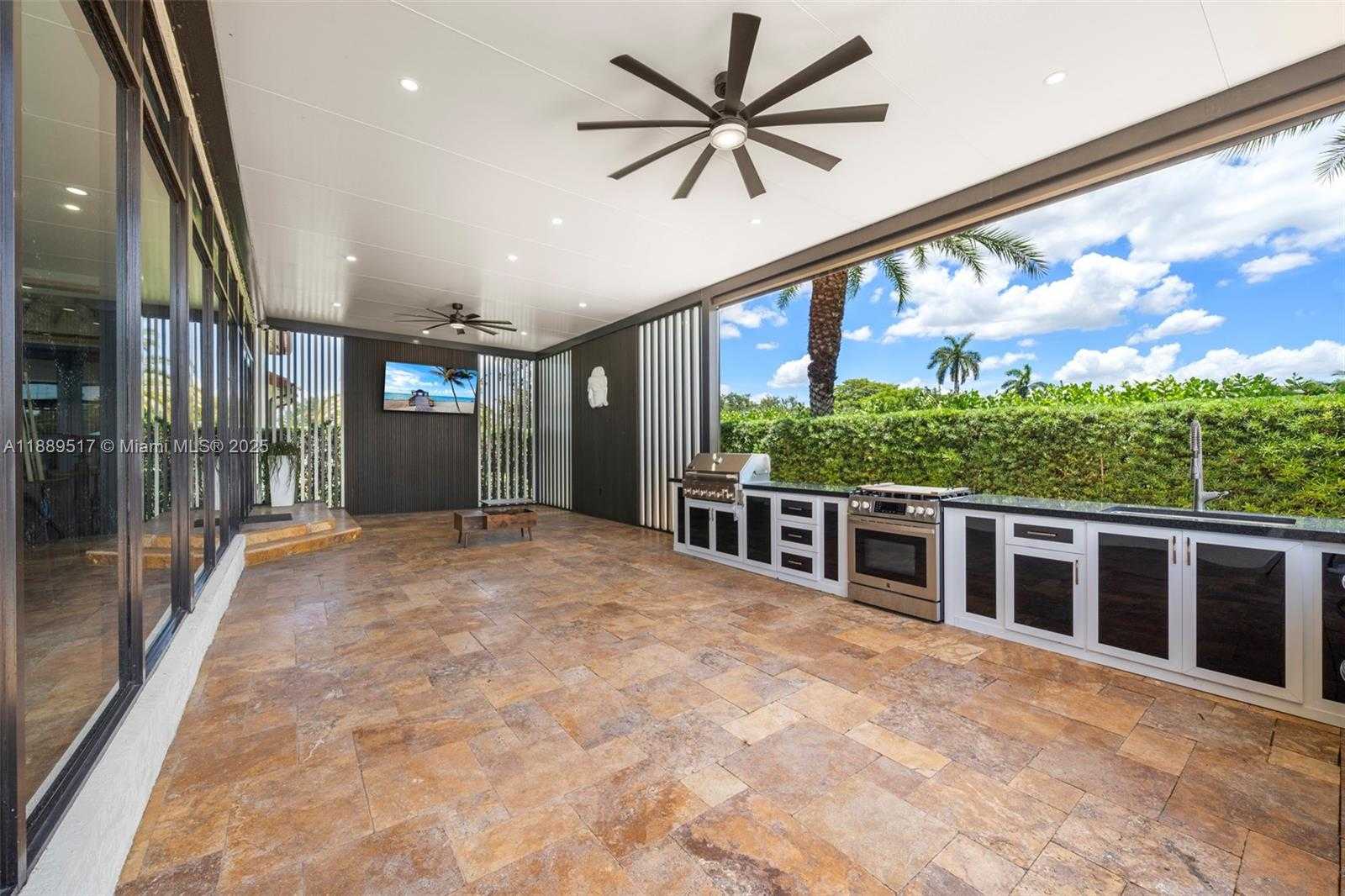Small Image of 17490 SOUTH WEST 70TH PL, Southwest Ranches Number 38