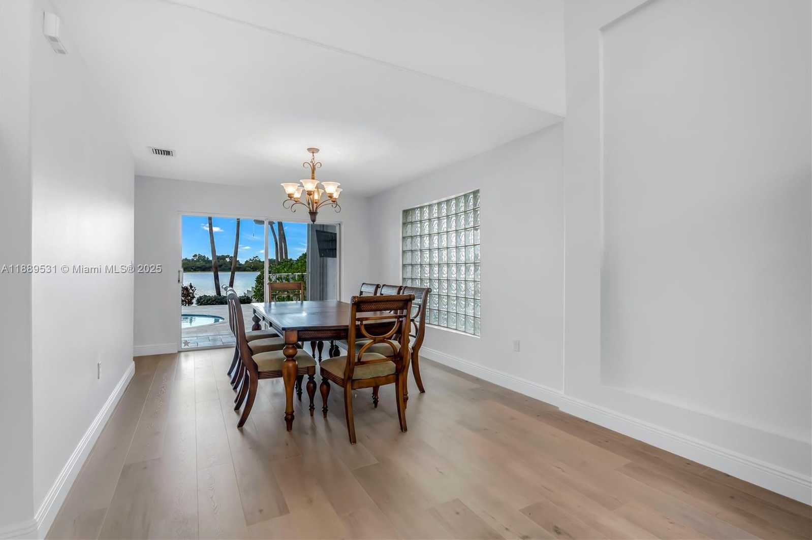 Small Image of 18084 SOUTH WEST 33RD CT, Miramar Number 10