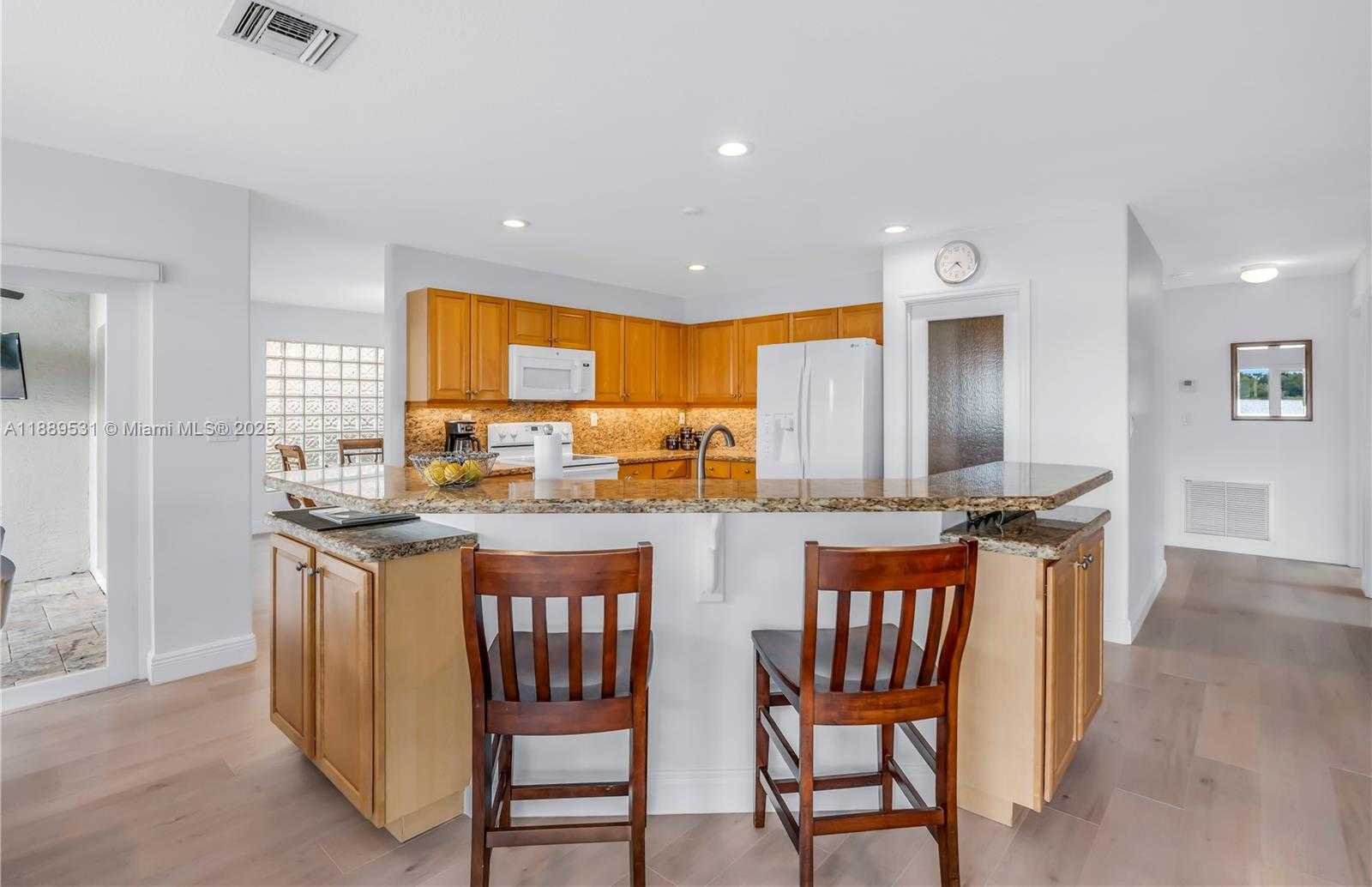 Small Image of 18084 SOUTH WEST 33RD CT, Miramar Number 13