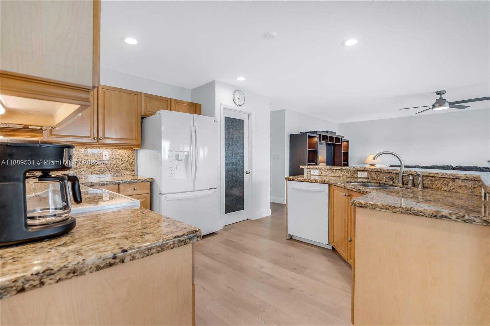 Small Image of 18084 SOUTH WEST 33RD CT, Miramar Number 15