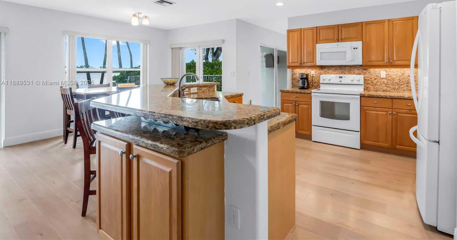 Small Image of 18084 SOUTH WEST 33RD CT, Miramar Number 16
