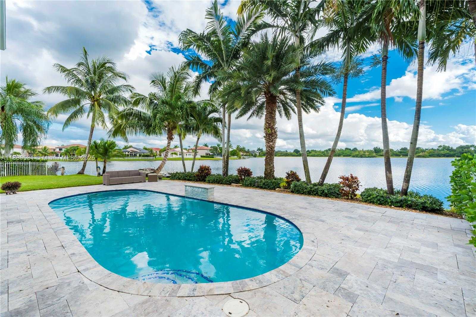 Small Image of 18084 SOUTH WEST 33RD CT, Miramar Number 2