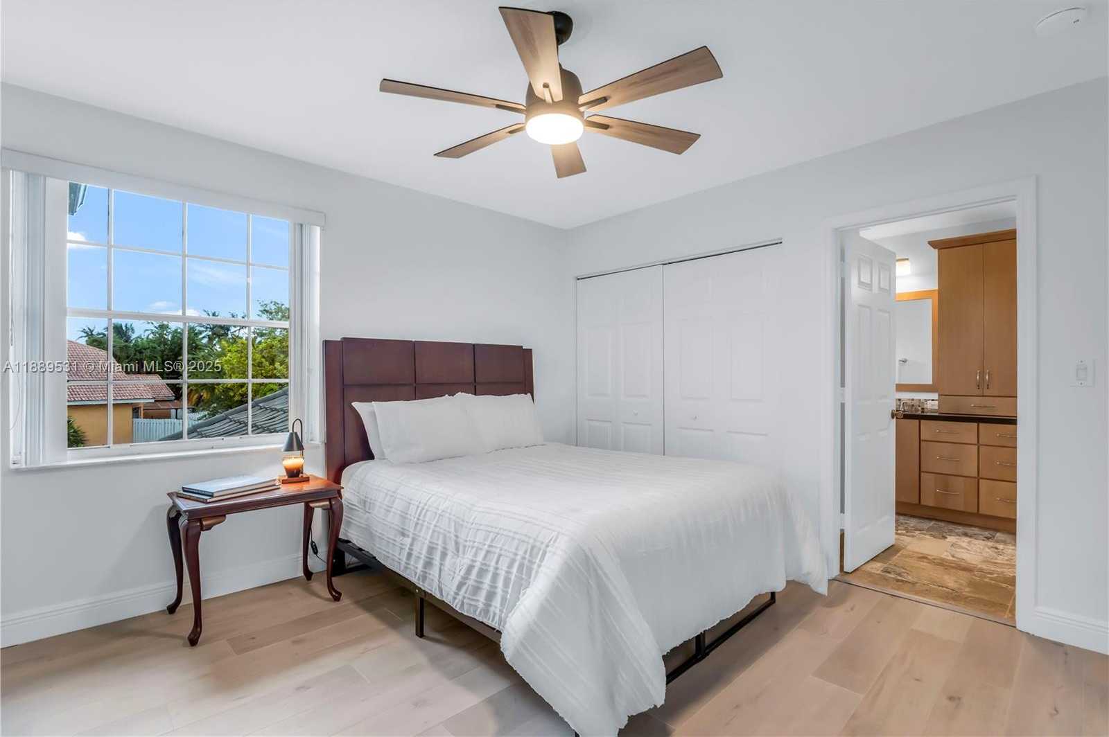 Small Image of 18084 SOUTH WEST 33RD CT, Miramar Number 25