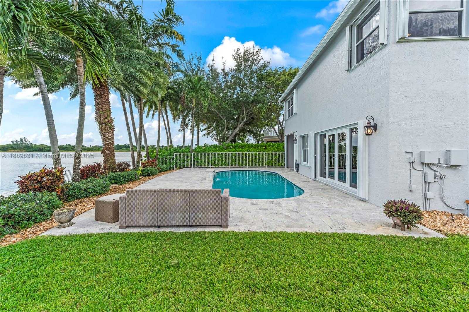Small Image of 18084 SOUTH WEST 33RD CT, Miramar Number 3