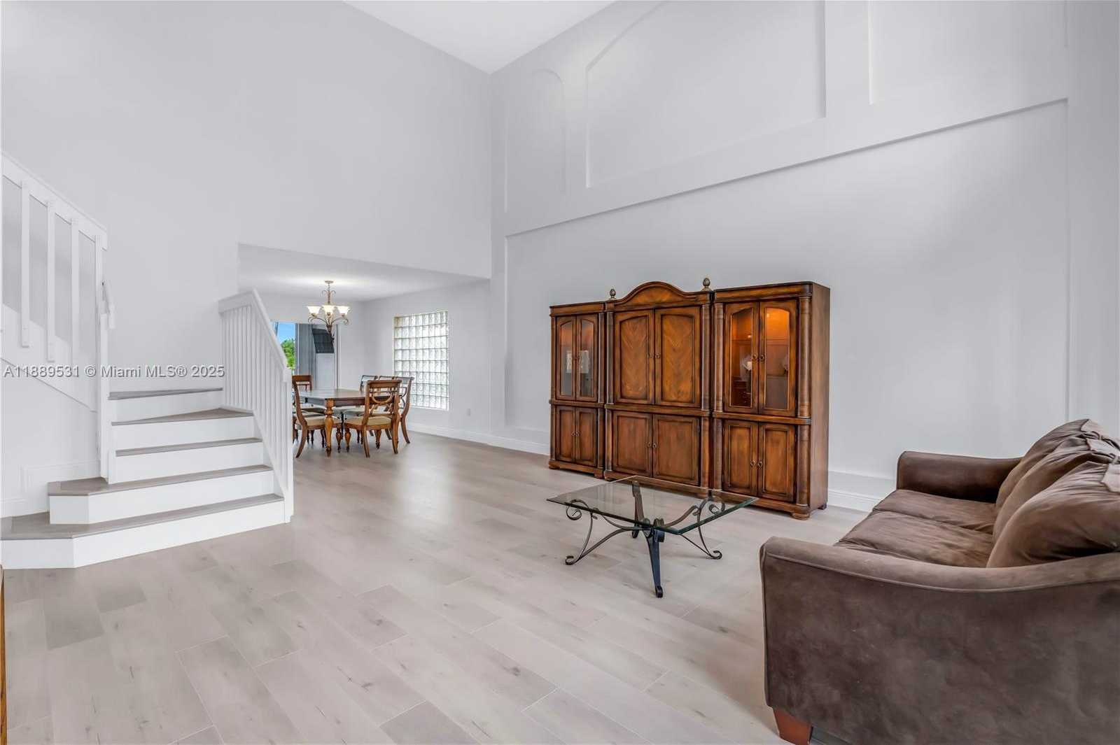 Small Image of 18084 SOUTH WEST 33RD CT, Miramar Number 7
