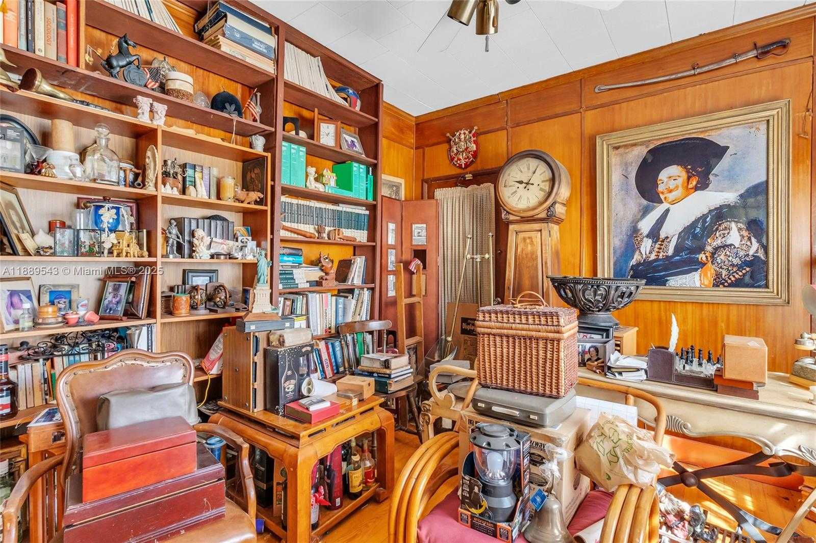 Small Image of 9410 NORTH EAST 6TH AVE, Miami Shores Number 11