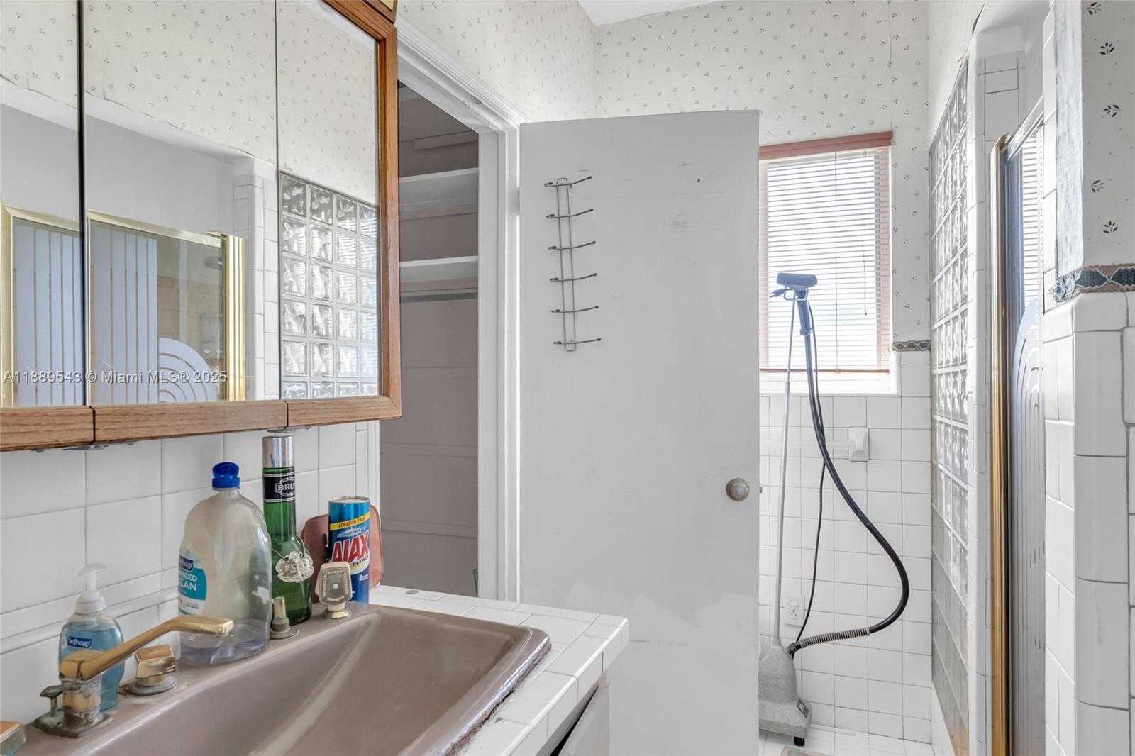Small Image of 9410 NORTH EAST 6TH AVE, Miami Shores Number 21