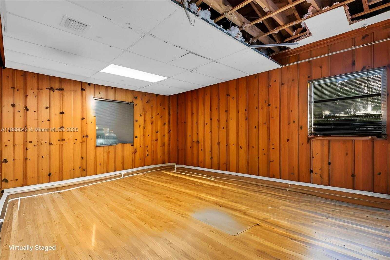 Small Image of 9410 NORTH EAST 6TH AVE, Miami Shores Number 25