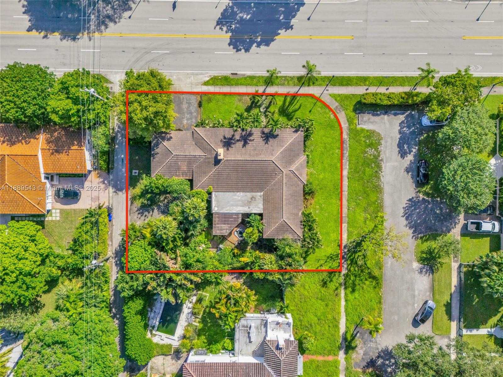 Small Image of 9410 NORTH EAST 6TH AVE, Miami Shores Number 33