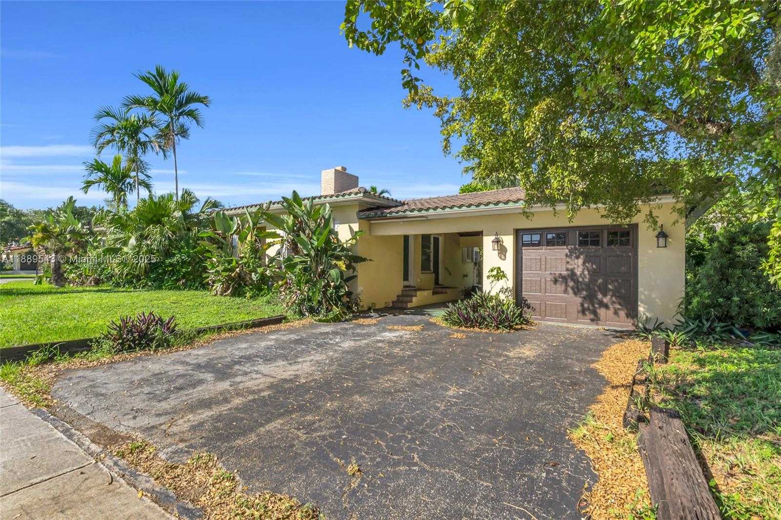 Small Image of 9410 NORTH EAST 6TH AVE, Miami Shores Number 4