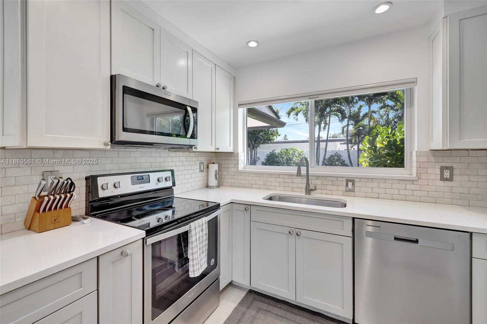 Small Image of 2506 NORTH EAST 30TH ST, Fort Lauderdale Number 24