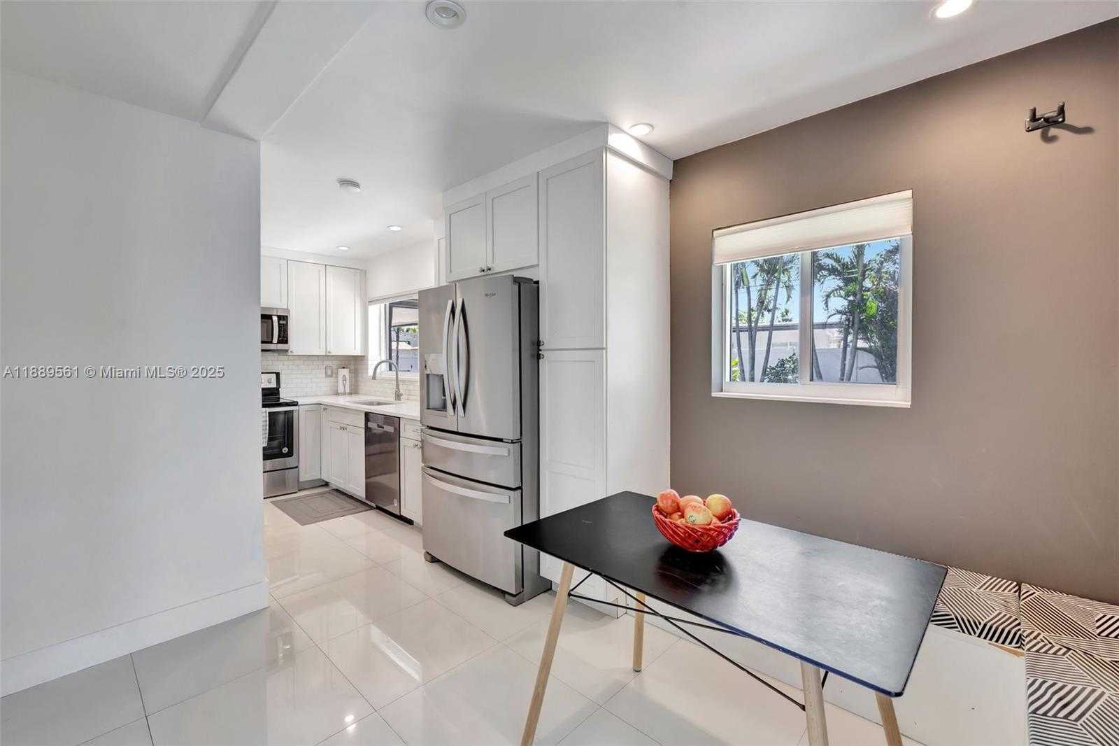 Small Image of 2506 NORTH EAST 30TH ST, Fort Lauderdale Number 27