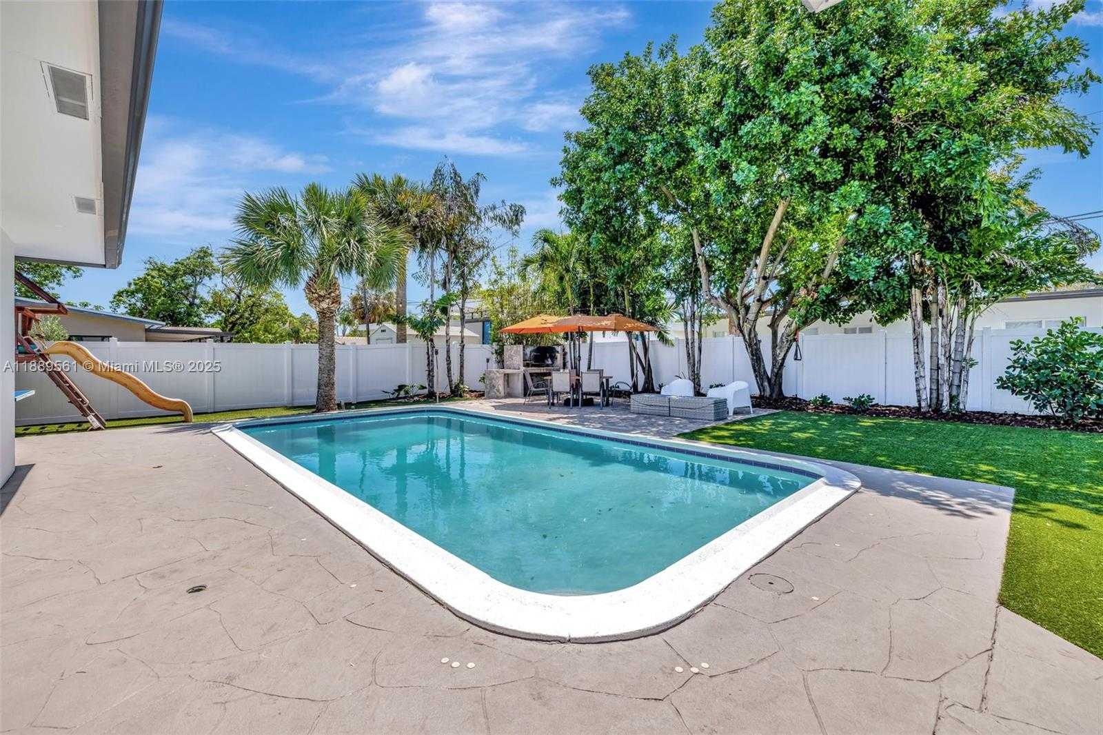 Small Image of 2506 NORTH EAST 30TH ST, Fort Lauderdale Number 3