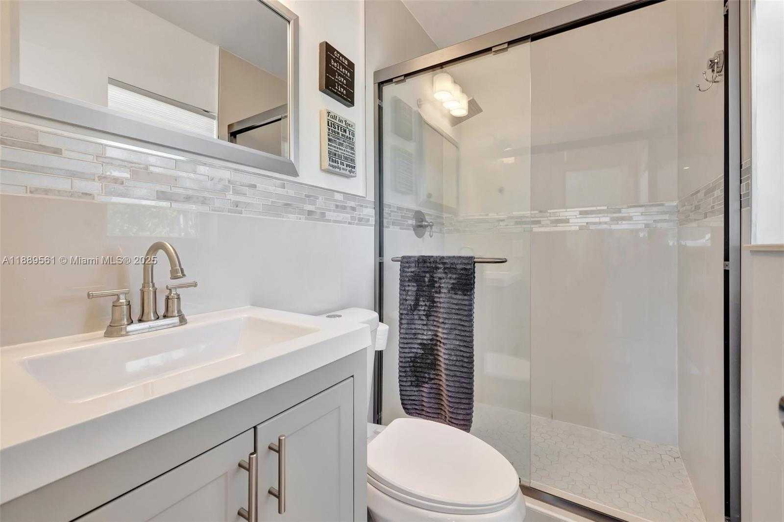 Small Image of 2506 NORTH EAST 30TH ST, Fort Lauderdale Number 31