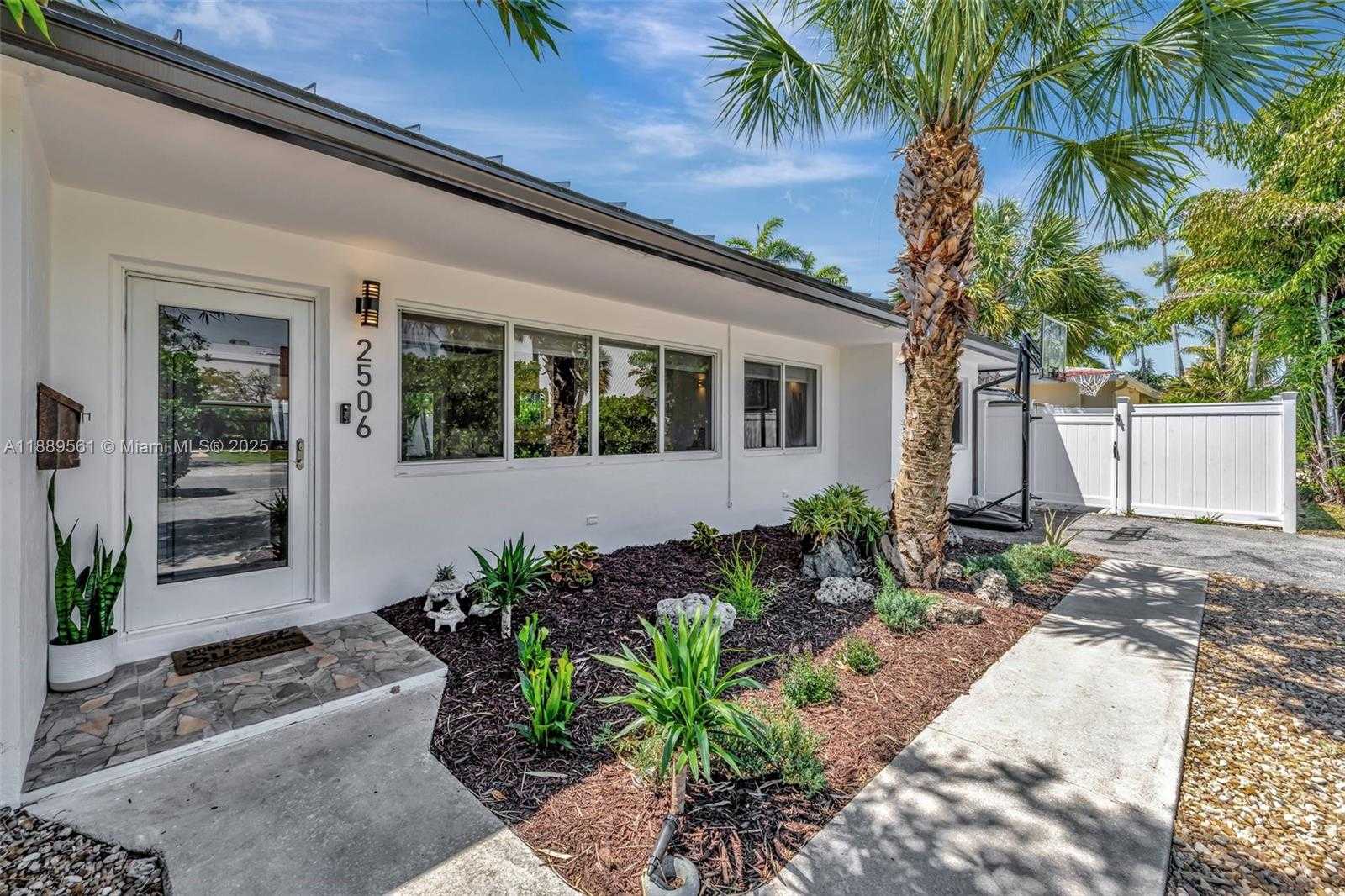 Small Image of 2506 NORTH EAST 30TH ST, Fort Lauderdale Number 40
