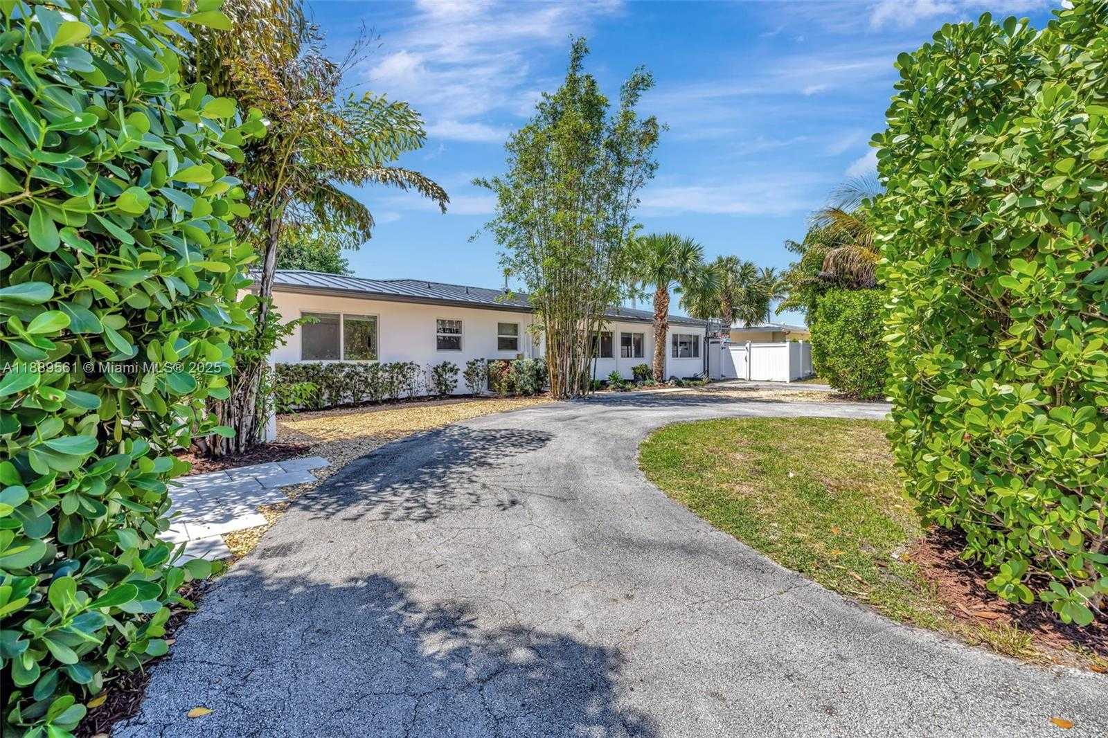 Small Image of 2506 NORTH EAST 30TH ST, Fort Lauderdale Number 42