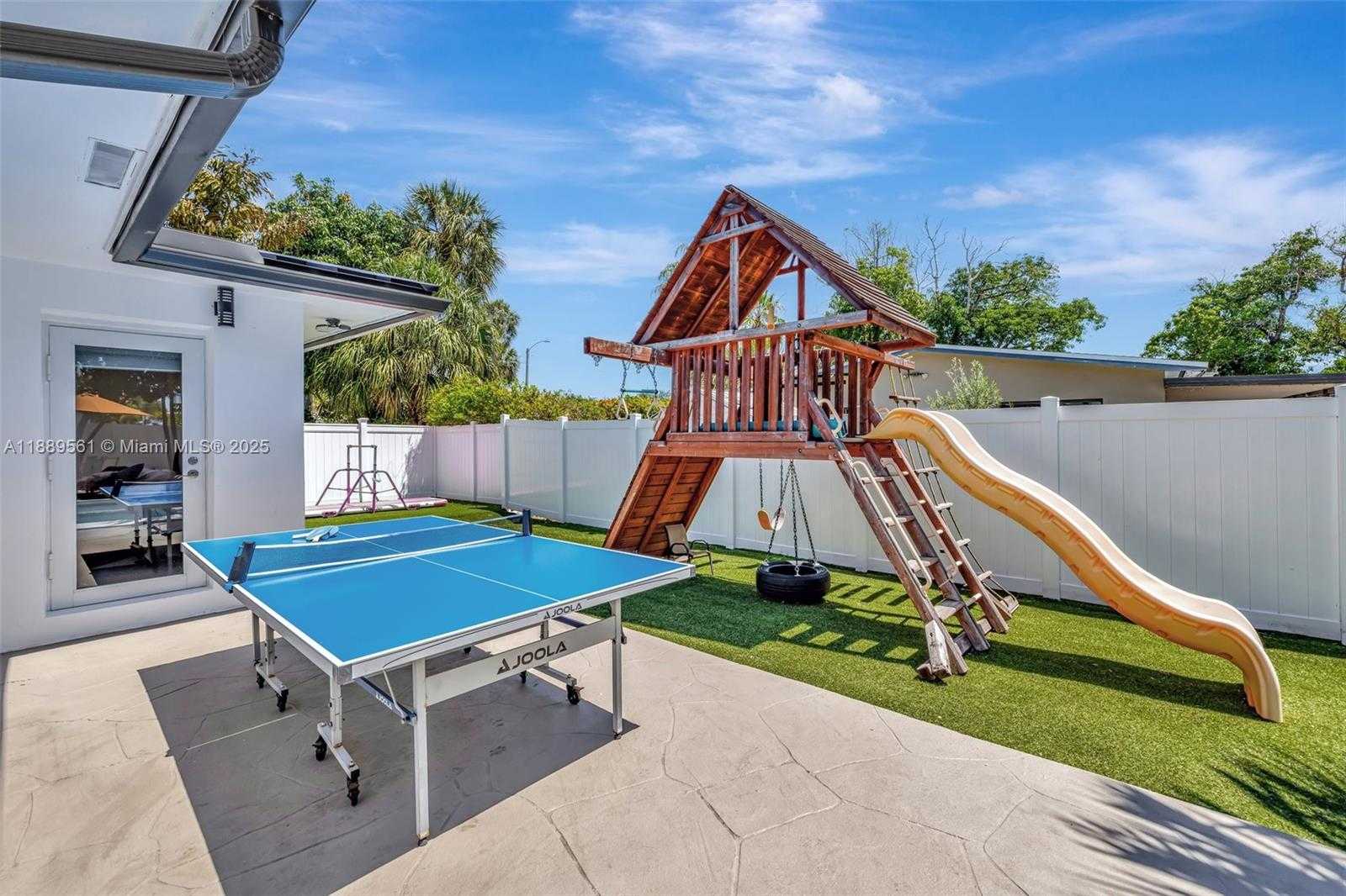 Small Image of 2506 NORTH EAST 30TH ST, Fort Lauderdale Number 7