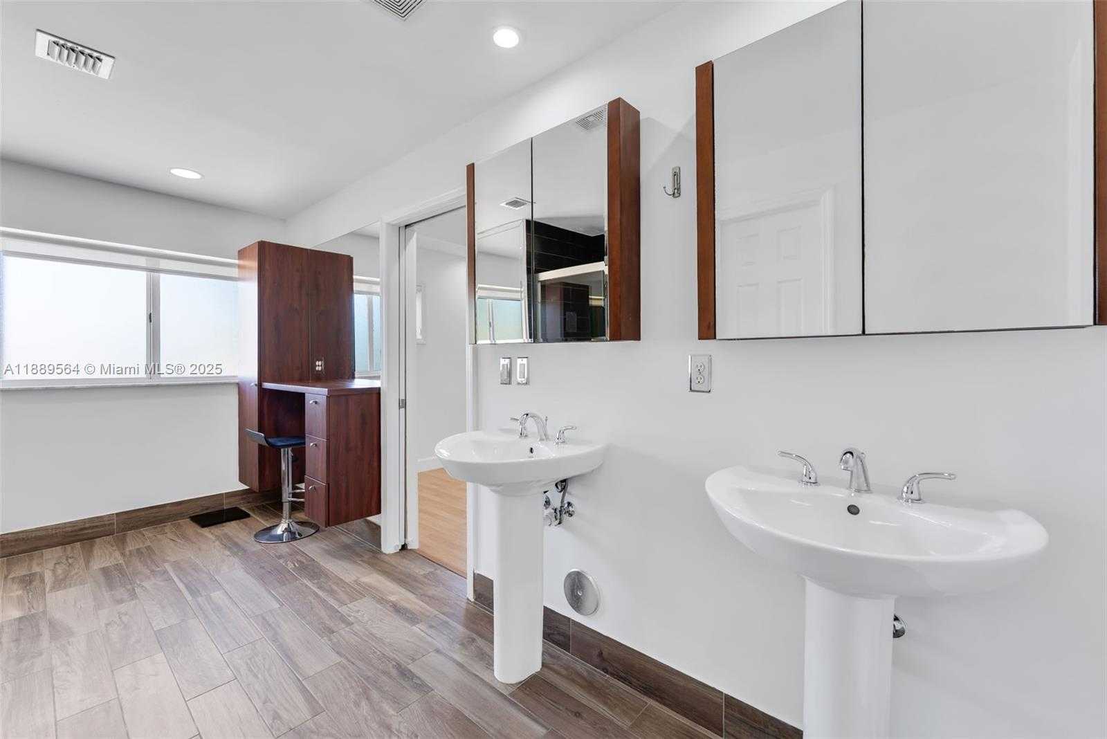 Small Image of 21059 SOUTH WEST 90TH PL, Cutler Bay Number 10