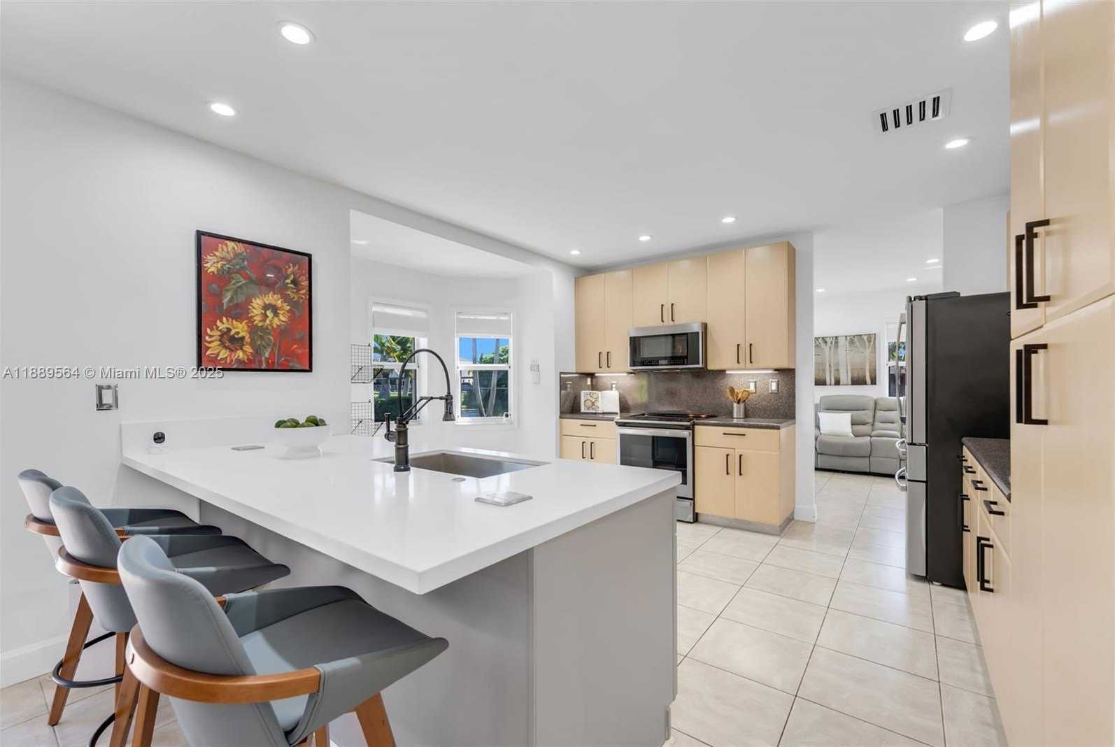 Small Image of 21059 SOUTH WEST 90TH PL, Cutler Bay Number 5