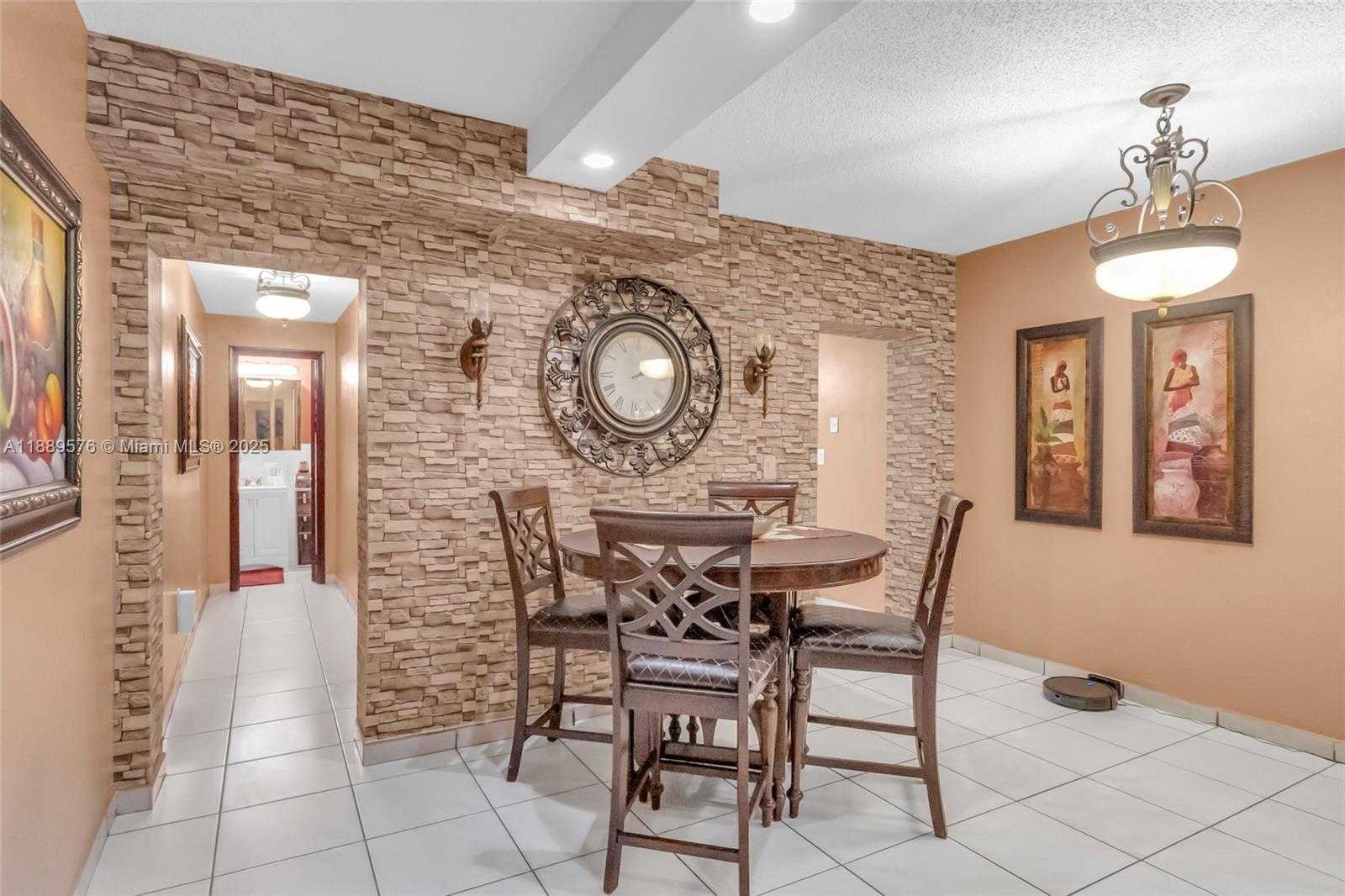 Small Image of 830 EAST 12TH PL, Hialeah Number 5