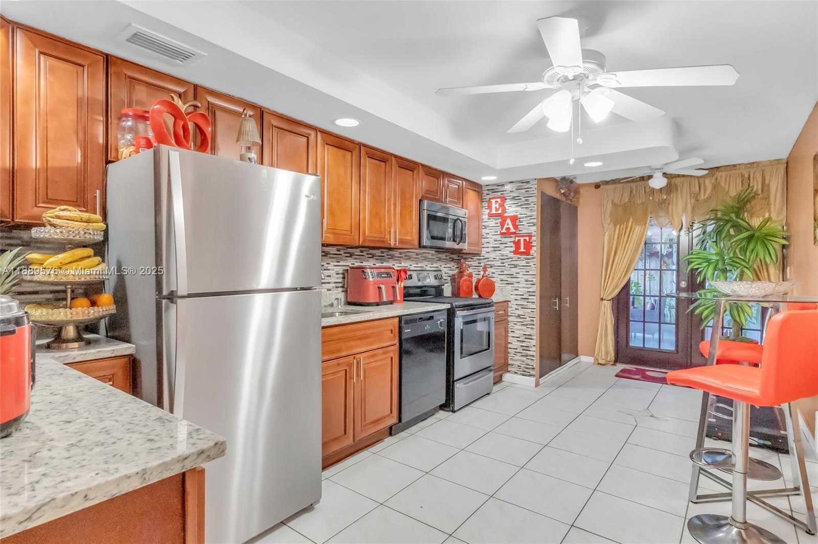 Small Image of 830 EAST 12TH PL, Hialeah Number 6