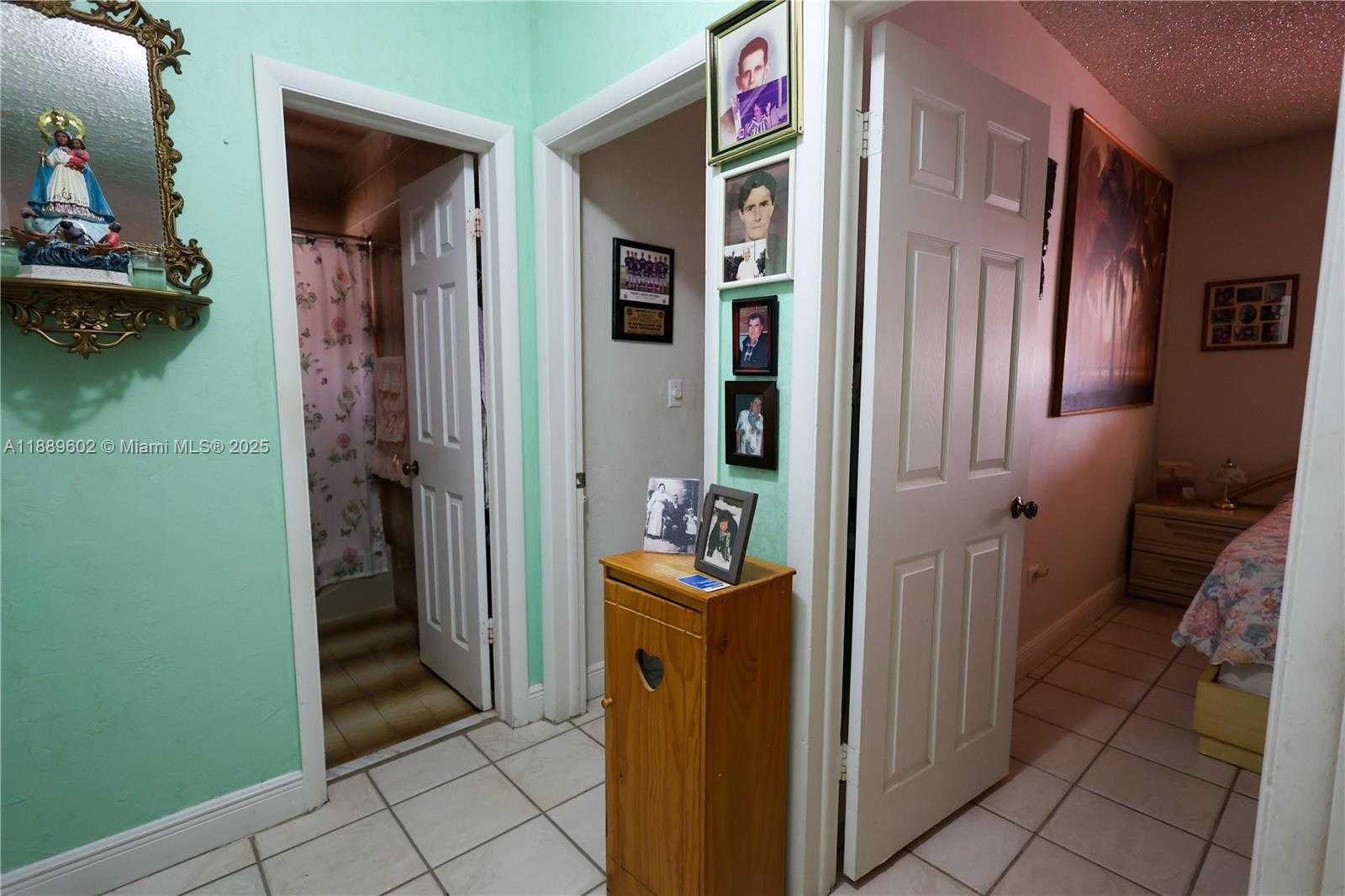 Small Image of 2541 WEST 10TH AVE, Hialeah Number 11